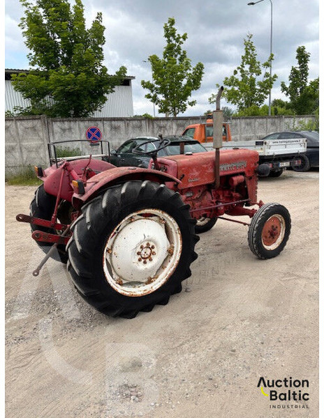 MCCORMICK International Farmall D-324 - Traktor: slika MCCORMICK International Farmall D-324 - Traktor MCCORMICK International Farmall D-324 - Traktor: slika MCCORMICK International Farmall D-324 - Traktor