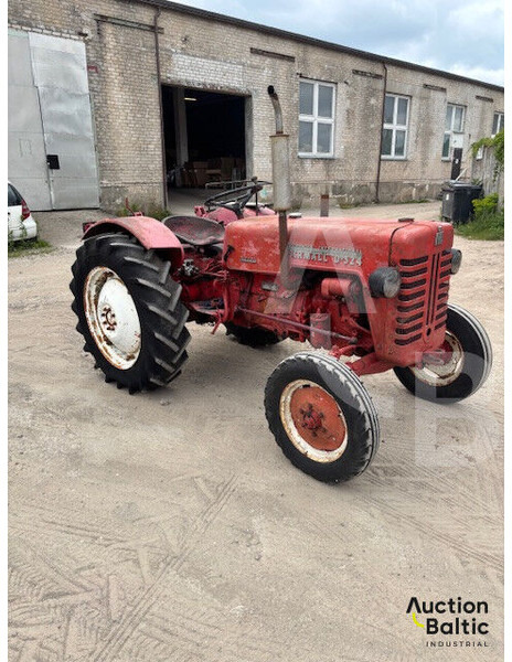 MCCORMICK International Farmall D-324 - Traktor: slika MCCORMICK International Farmall D-324 - Traktor MCCORMICK International Farmall D-324 - Traktor: slika MCCORMICK International Farmall D-324 - Traktor