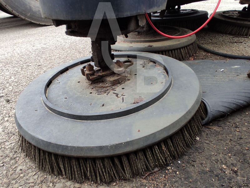 Cestovna čistilica Mathieu Azura: slika Cestovna čistilica Mathieu Azura