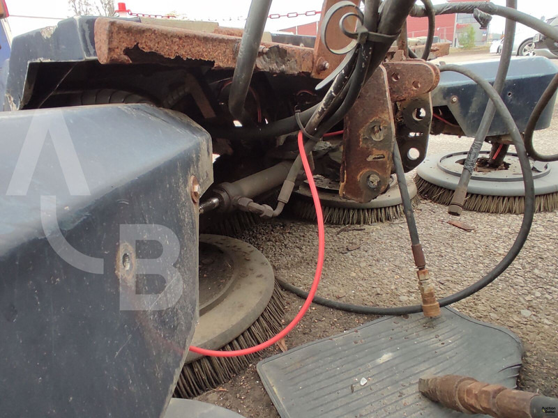 Cestovna čistilica Mathieu Azura: slika Cestovna čistilica Mathieu Azura