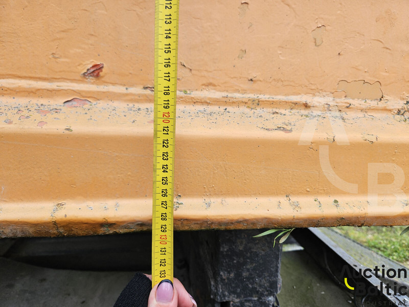 Poluprikolica s ceradom Maz 857100: slika Poluprikolica s ceradom Maz 857100