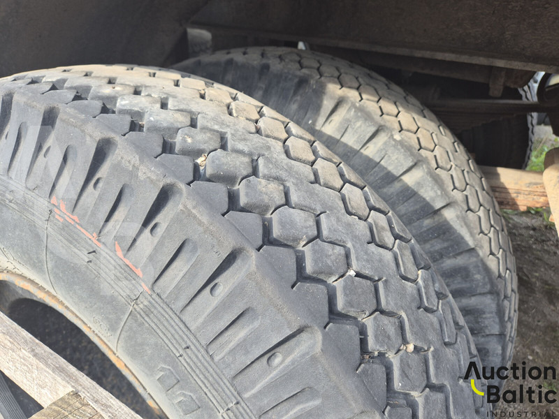 Poluprikolica s ceradom Maz 9397: slika Poluprikolica s ceradom Maz 9397