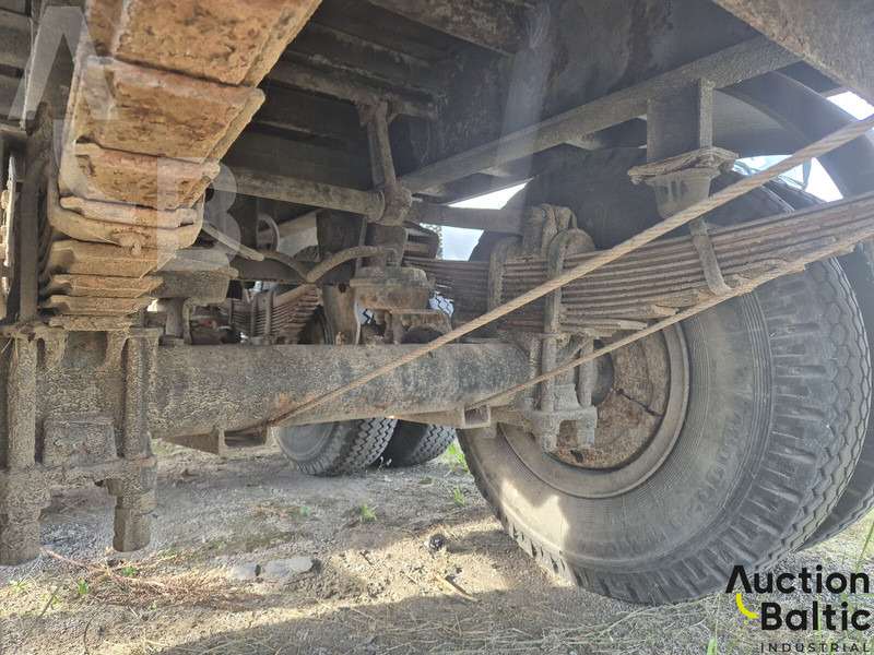 Poluprikolica s ceradom Maz 9397: slika Poluprikolica s ceradom Maz 9397