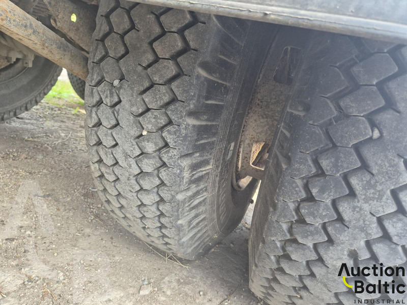 Poluprikolica s ceradom Maz 9397: slika Poluprikolica s ceradom Maz 9397