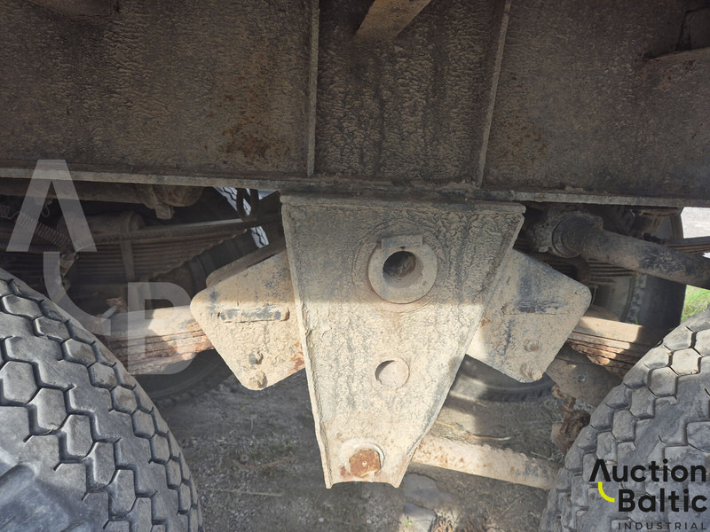 Poluprikolica s ceradom Maz 9397: slika Poluprikolica s ceradom Maz 9397