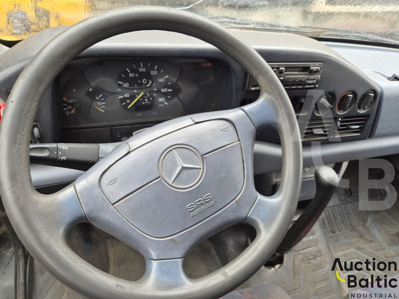 Mercedes-Benz 216 - Mali kombi: slika Mercedes-Benz 216 - Mali kombi Mercedes-Benz 216 - Mali kombi: slika Mercedes-Benz 216 - Mali kombi
