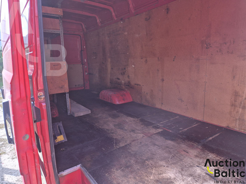 Mali kombi Mercedes-Benz 711 D: slika Mali kombi Mercedes-Benz 711 D