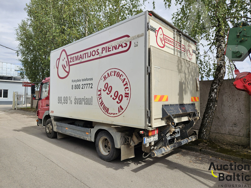 Mercedes-Benz 815 - Kamion hladnjača: slika Mercedes-Benz 815 - Kamion hladnjača Mercedes-Benz 815 - Kamion hladnjača: slika Mercedes-Benz 815 - Kamion hladnjača