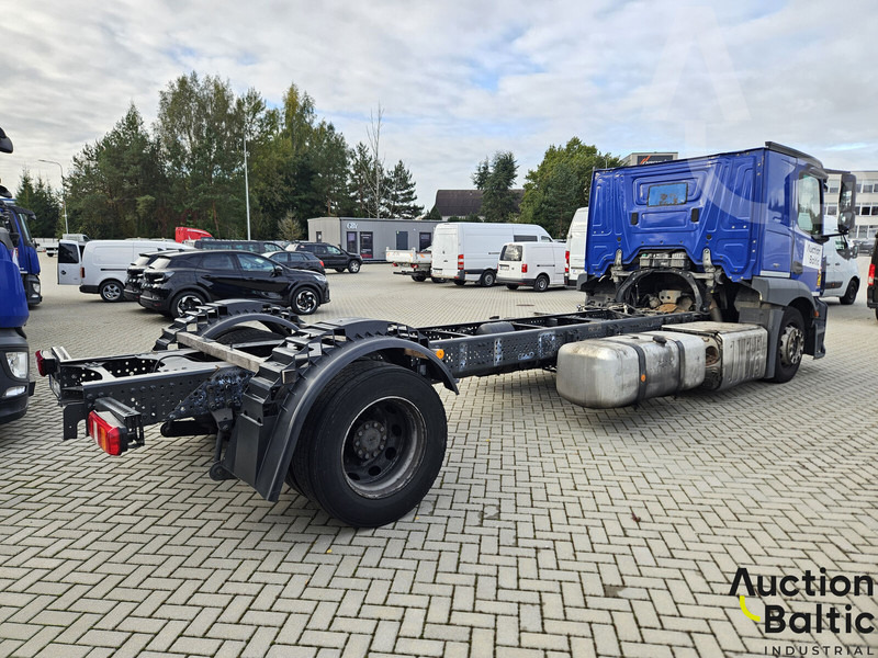 Mercedes-Benz Actros 1843 - Kamion-šasija: slika Mercedes-Benz Actros 1843 - Kamion-šasija Mercedes-Benz Actros 1843 - Kamion-šasija: slika Mercedes-Benz Actros 1843 - Kamion-šasija