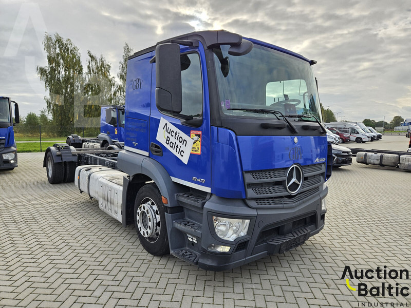 Mercedes-Benz Actros 1843 - Kamion-šasija: slika Mercedes-Benz Actros 1843 - Kamion-šasija Mercedes-Benz Actros 1843 - Kamion-šasija: slika Mercedes-Benz Actros 1843 - Kamion-šasija