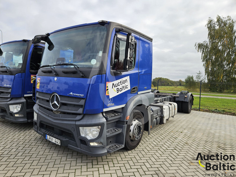 Mercedes-Benz Actros 1843 - Kamion-šasija: slika Mercedes-Benz Actros 1843 - Kamion-šasija Mercedes-Benz Actros 1843 - Kamion-šasija: slika Mercedes-Benz Actros 1843 - Kamion-šasija