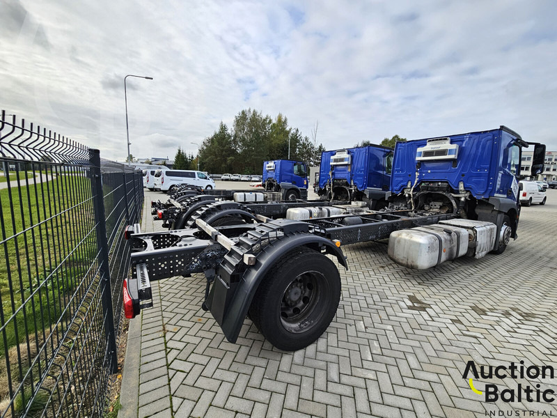 Mercedes-Benz Actros 1843 - Kamion-šasija: slika Mercedes-Benz Actros 1843 - Kamion-šasija Mercedes-Benz Actros 1843 - Kamion-šasija: slika Mercedes-Benz Actros 1843 - Kamion-šasija