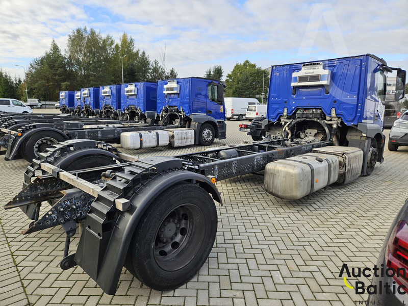 Mercedes-Benz Actros 1843 - Kamion-šasija: slika Mercedes-Benz Actros 1843 - Kamion-šasija Mercedes-Benz Actros 1843 - Kamion-šasija: slika Mercedes-Benz Actros 1843 - Kamion-šasija