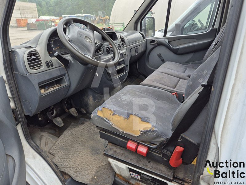 Mercedes-Benz Sprinter 208 CDI - Dostavno vozilo s ravnom platformom, Dostavno vozilo s dvostrukom kabinom: slika Mercedes-Benz Sprinter 208 CDI - Dostavno vozilo s ravnom platformom, Dostavno vozilo s dvostrukom kabinom Mercedes-Benz Sprinter 208 CDI - Dostavno vozilo s ravnom platformom, Dostavno vozilo s dvostrukom kabinom: slika Mercedes-Benz Sprinter 208 CDI - Dostavno vozilo s ravnom platformom, Dostavno vozilo s dvostrukom kabinom