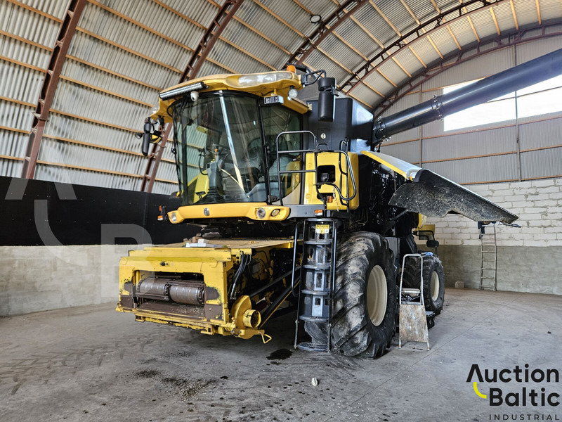 New Holland CR 9080 - Kombajn za žetvu: slika New Holland CR 9080 - Kombajn za žetvu New Holland CR 9080 - Kombajn za žetvu: slika New Holland CR 9080 - Kombajn za žetvu