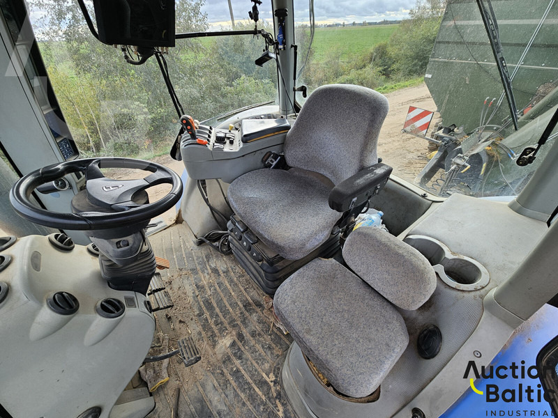 New Holland T 8040 - Traktor: slika New Holland T 8040 - Traktor New Holland T 8040 - Traktor: slika New Holland T 8040 - Traktor