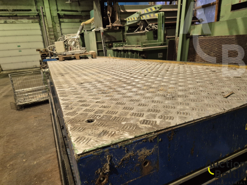 Škarasta podizna platforma SCISSOR lift platforms: slika Škarasta podizna platforma SCISSOR lift platforms