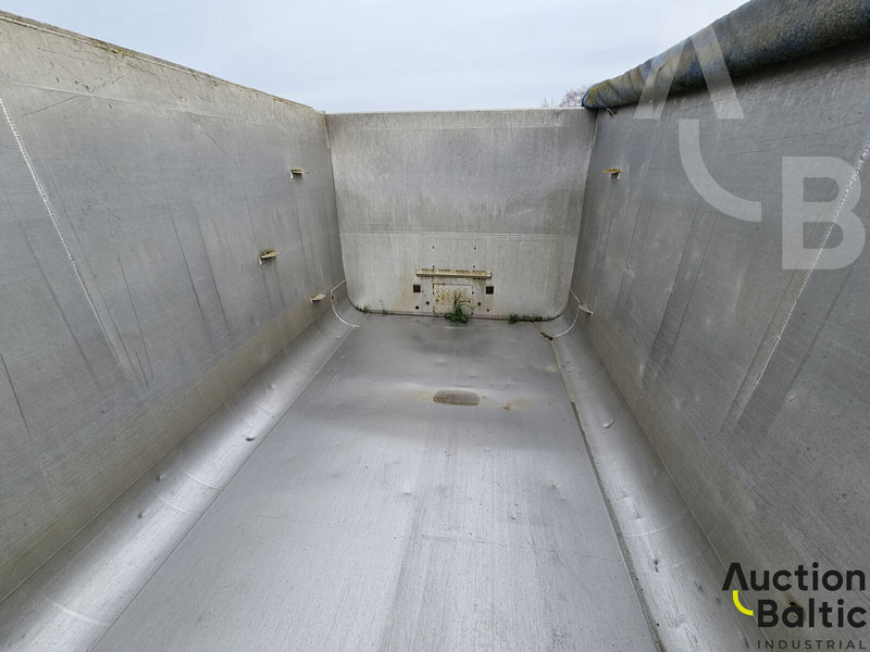 SDC - Poluprikolica s ceradom: slika SDC - Poluprikolica s ceradom SDC - Poluprikolica s ceradom: slika SDC - Poluprikolica s ceradom