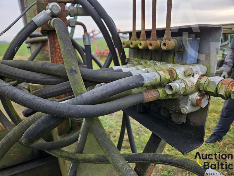 SLMA 1102 - Kiper prikolica: slika SLMA 1102 - Kiper prikolica SLMA 1102 - Kiper prikolica: slika SLMA 1102 - Kiper prikolica