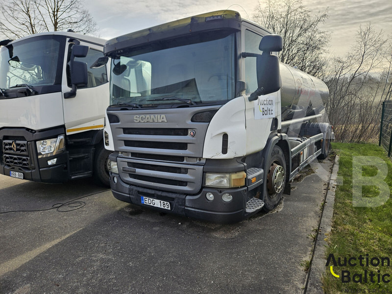 Scania P 230 - Kamion cisterna: slika Scania P 230 - Kamion cisterna Scania P 230 - Kamion cisterna: slika Scania P 230 - Kamion cisterna