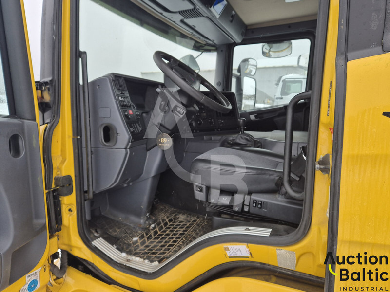 Scania P 230 - Kamion za vuču: slika Scania P 230 - Kamion za vuču Scania P 230 - Kamion za vuču: slika Scania P 230 - Kamion za vuču