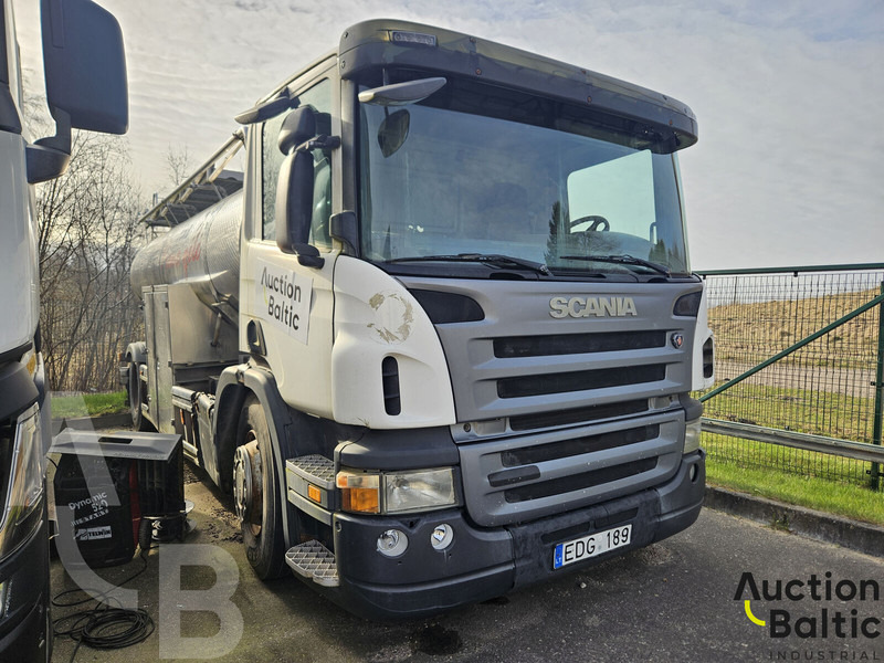 Scania P 230 - Kamion cisterna: slika Scania P 230 - Kamion cisterna Scania P 230 - Kamion cisterna: slika Scania P 230 - Kamion cisterna
