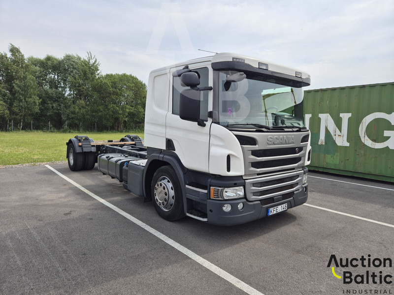 Scania P 450 - Kamion-šasija: slika Scania P 450 - Kamion-šasija Scania P 450 - Kamion-šasija: slika Scania P 450 - Kamion-šasija