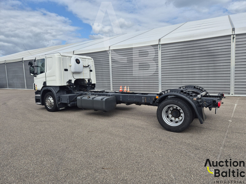 Scania P 450 - Kamion-šasija: slika Scania P 450 - Kamion-šasija Scania P 450 - Kamion-šasija: slika Scania P 450 - Kamion-šasija