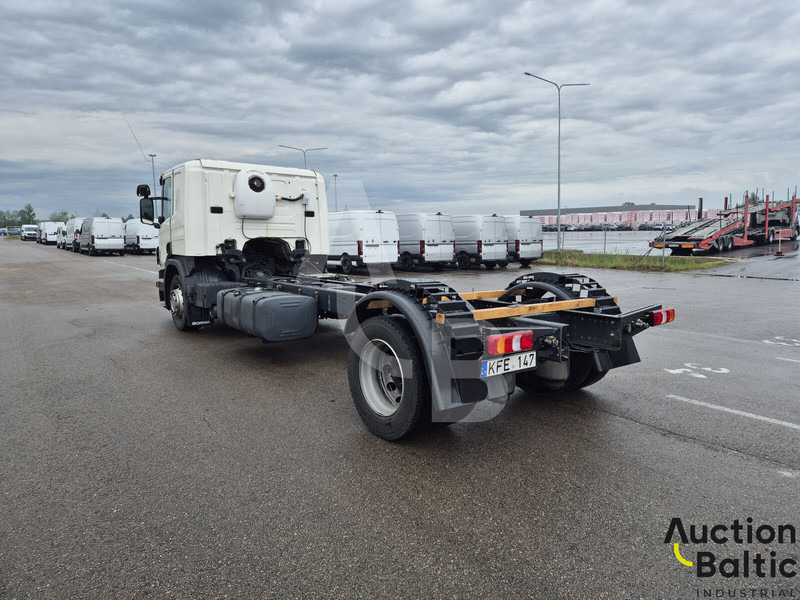 Scania P 450 - Kamion-šasija: slika Scania P 450 - Kamion-šasija Scania P 450 - Kamion-šasija: slika Scania P 450 - Kamion-šasija