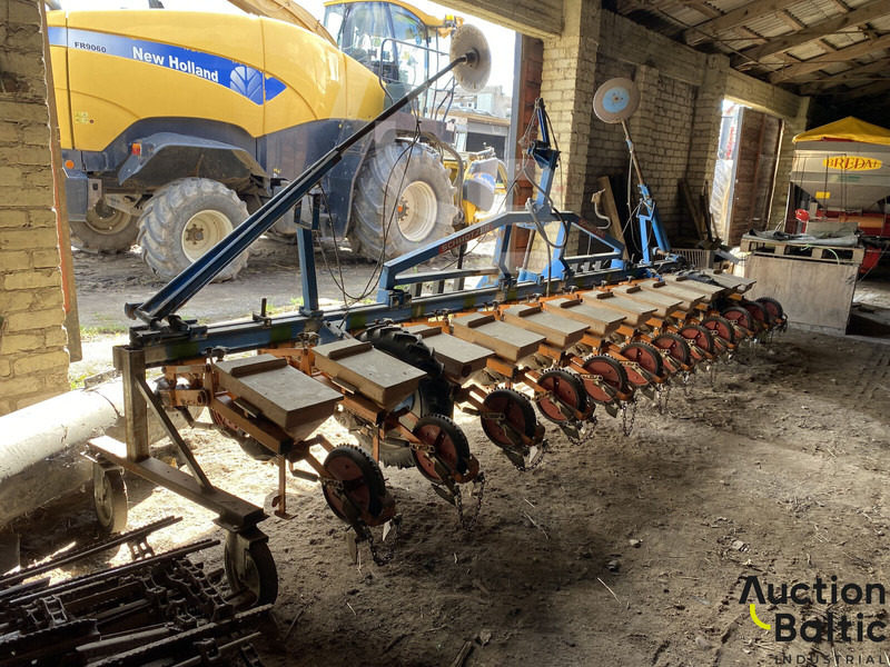 Schmotzer UD2012 - Precizna sijačica: slika Schmotzer UD2012 - Precizna sijačica Schmotzer UD2012 - Precizna sijačica: slika Schmotzer UD2012 - Precizna sijačica