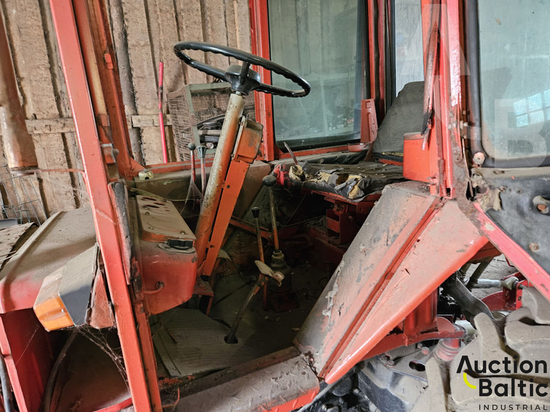 T-25A - Traktor: slika T-25A - Traktor T-25A - Traktor: slika T-25A - Traktor