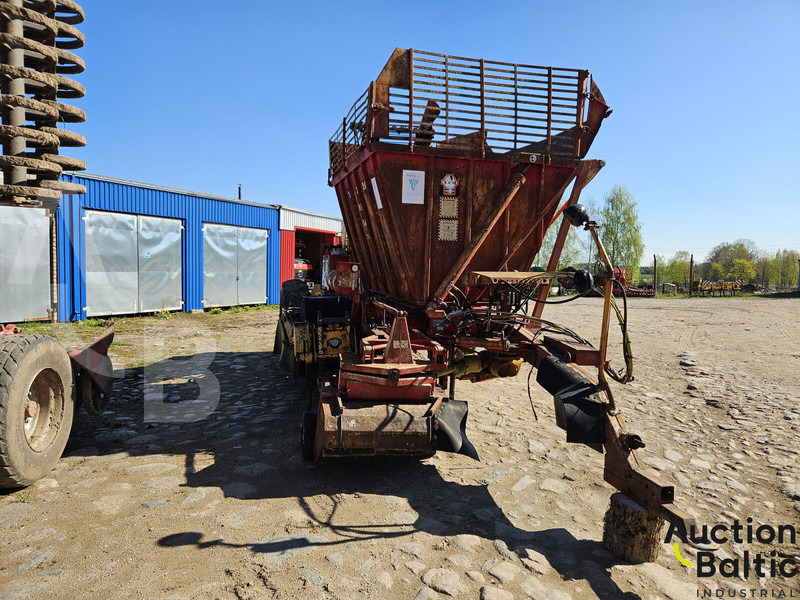 TIM MII SA T-85 - Kombajn za žetvu: slika TIM MII SA T-85 - Kombajn za žetvu TIM MII SA T-85 - Kombajn za žetvu: slika TIM MII SA T-85 - Kombajn za žetvu