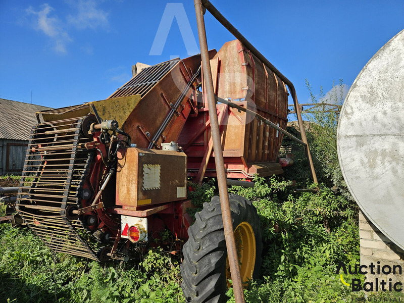 TIM Sugar beet harvester - Kombajn za žetvu: slika TIM Sugar beet harvester - Kombajn za žetvu TIM Sugar beet harvester - Kombajn za žetvu: slika TIM Sugar beet harvester - Kombajn za žetvu