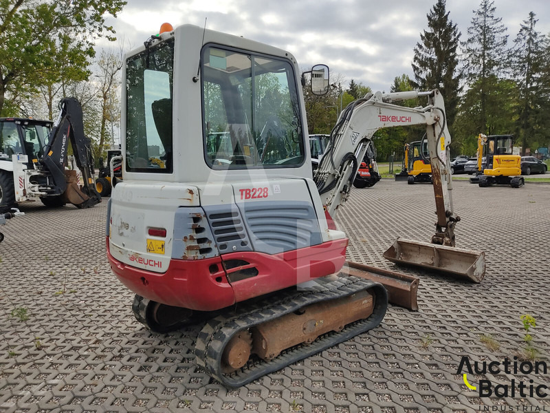 Takeuchi TB228 - Mini bager: slika Takeuchi TB228 - Mini bager Takeuchi TB228 - Mini bager: slika Takeuchi TB228 - Mini bager
