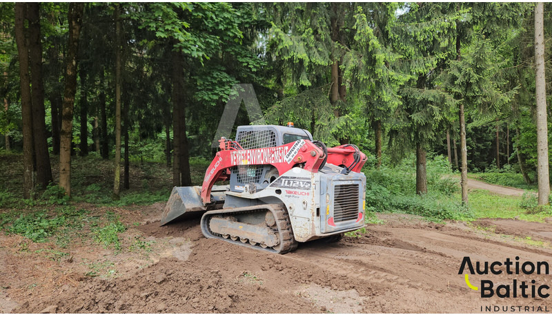 Takeuchi TL12V-2 - Utovarivač gusjeničar: slika Takeuchi TL12V-2 - Utovarivač gusjeničar Takeuchi TL12V-2 - Utovarivač gusjeničar: slika Takeuchi TL12V-2 - Utovarivač gusjeničar