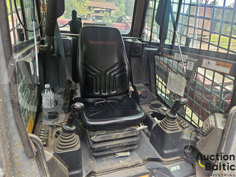 Takeuchi TL12V-2 - Utovarivač gusjeničar: slika Takeuchi TL12V-2 - Utovarivač gusjeničar Takeuchi TL12V-2 - Utovarivač gusjeničar: slika Takeuchi TL12V-2 - Utovarivač gusjeničar