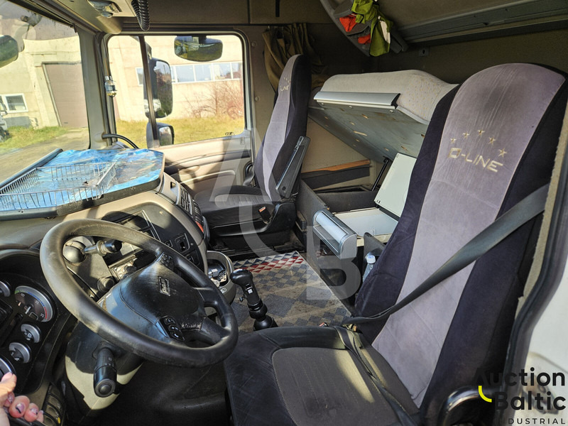 DAF FT XF105.460 - Tegljač: slika DAF FT XF105.460 - Tegljač DAF FT XF105.460 - Tegljač: slika DAF FT XF105.460 - Tegljač