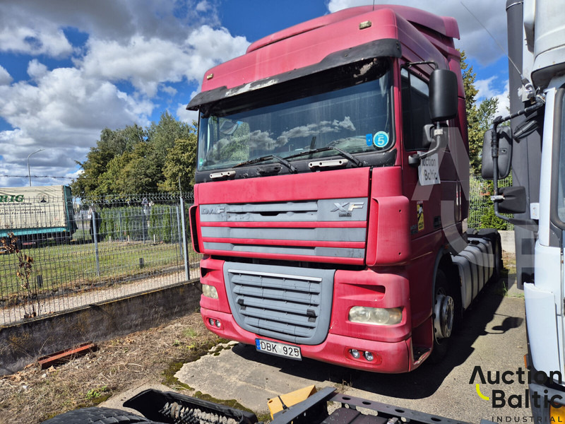 DAF FT XF105.460 - Tegljač: slika DAF FT XF105.460 - Tegljač DAF FT XF105.460 - Tegljač: slika DAF FT XF105.460 - Tegljač