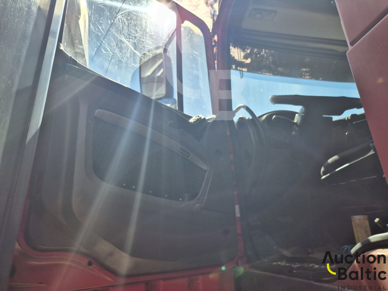 DAF FT XF105.460 - Tegljač: slika DAF FT XF105.460 - Tegljač DAF FT XF105.460 - Tegljač: slika DAF FT XF105.460 - Tegljač