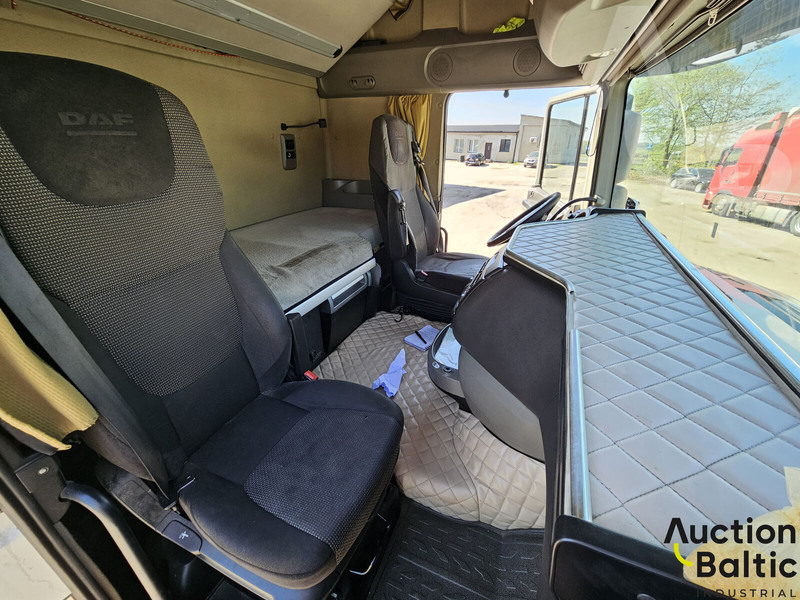 Tegljač DAF XF105.460: slika Tegljač DAF XF105.460
