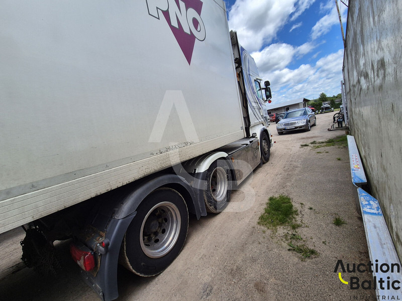 Scania R 560 - Tegljač: slika Scania R 560 - Tegljač Scania R 560 - Tegljač: slika Scania R 560 - Tegljač