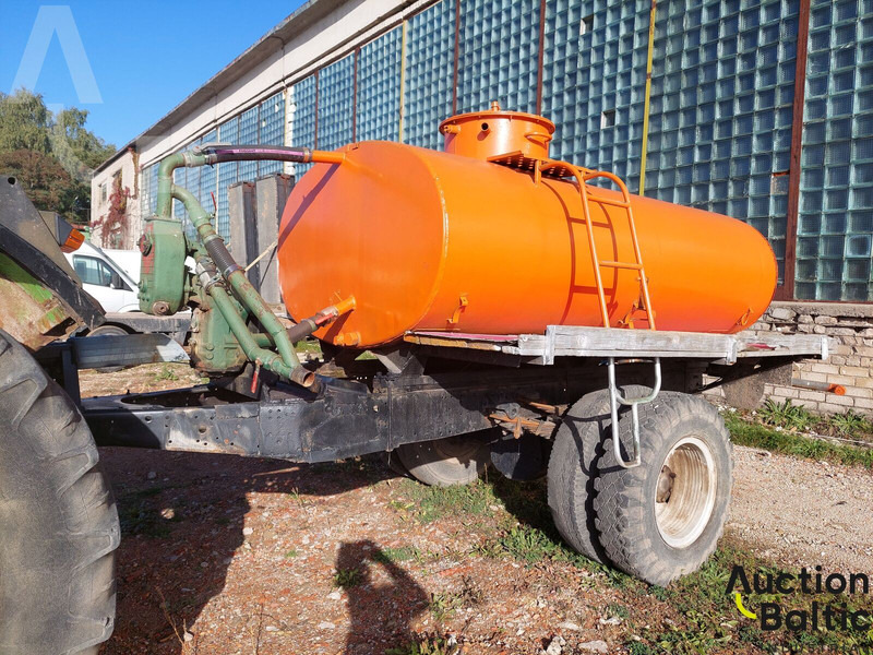 Trailer for transporting and watering water - Prikolica cisterna: slika Trailer for transporting and watering water - Prikolica cisterna Trailer for transporting and watering water - Prikolica cisterna: slika Trailer for transporting and watering water - Prikolica cisterna
