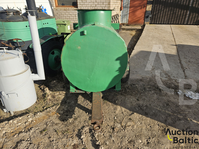 Trailer with tank - Prikolica cisterna: slika Trailer with tank - Prikolica cisterna Trailer with tank - Prikolica cisterna: slika Trailer with tank - Prikolica cisterna