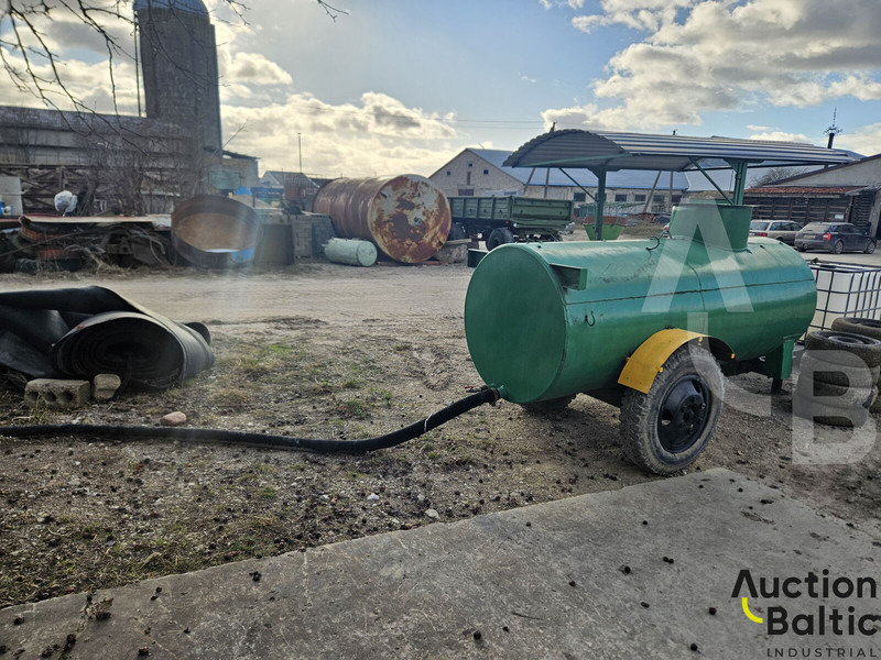 Trailer with tank - Prikolica cisterna: slika Trailer with tank - Prikolica cisterna Trailer with tank - Prikolica cisterna: slika Trailer with tank - Prikolica cisterna