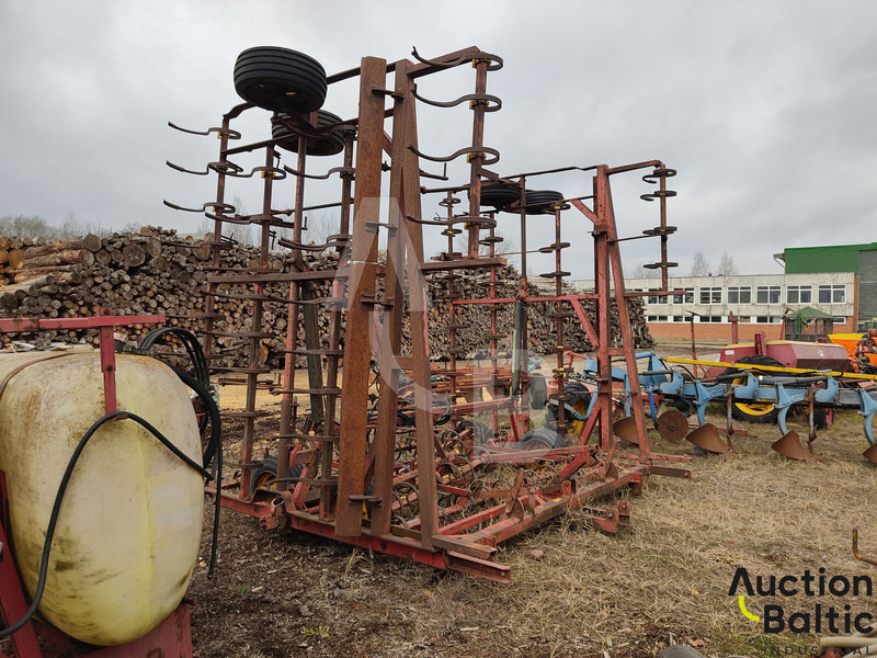 Vaderstad Boggiharv - Kultivator: slika Vaderstad Boggiharv - Kultivator Vaderstad Boggiharv - Kultivator: slika Vaderstad Boggiharv - Kultivator