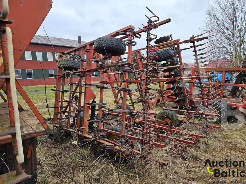 Vaderstad - Kultivator: slika Vaderstad - Kultivator Vaderstad - Kultivator: slika Vaderstad - Kultivator