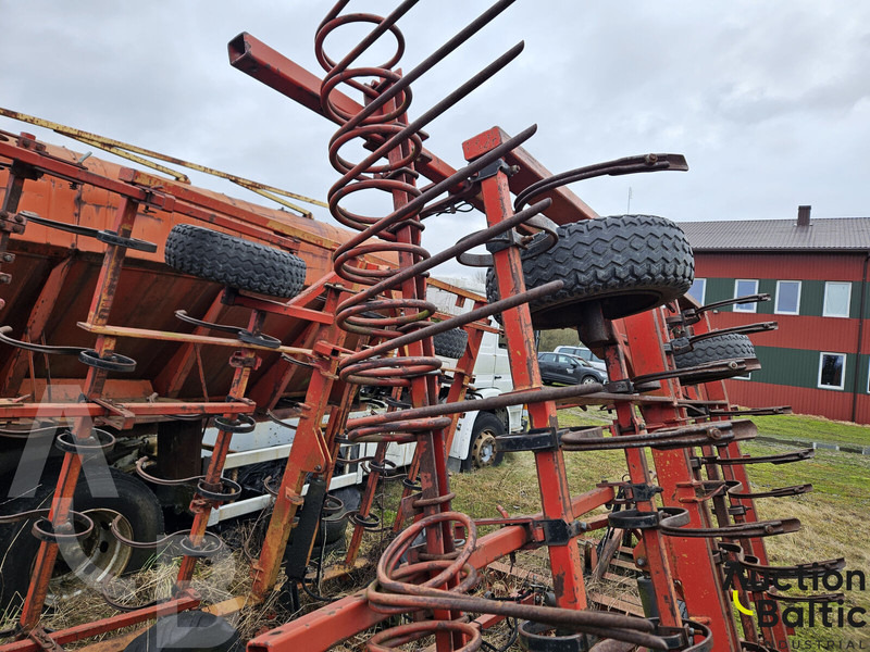 Vaderstad - Kultivator: slika Vaderstad - Kultivator Vaderstad - Kultivator: slika Vaderstad - Kultivator