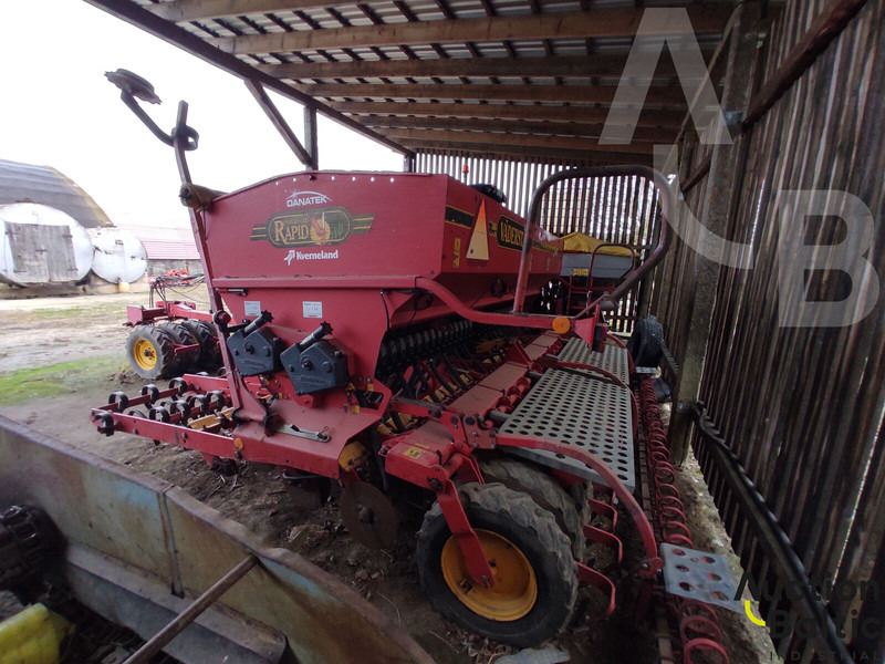 Vaderstad Rapid400C - Oprema za sijanje: slika Vaderstad Rapid400C - Oprema za sijanje Vaderstad Rapid400C - Oprema za sijanje: slika Vaderstad Rapid400C - Oprema za sijanje