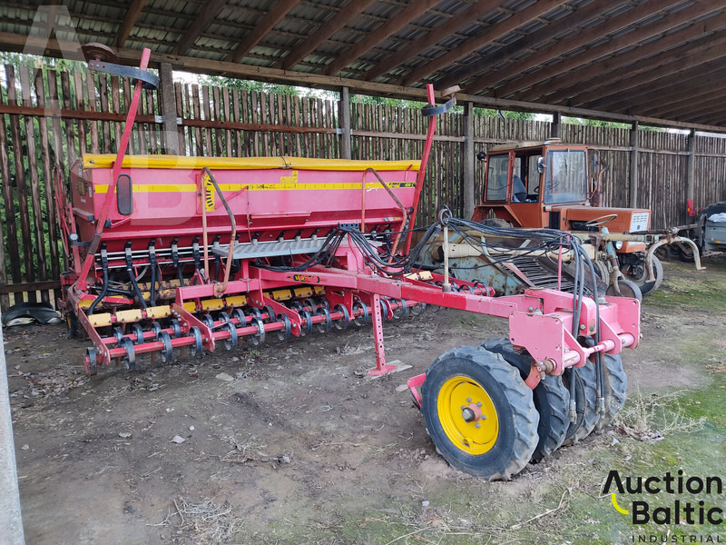 Vaderstad Rapid400C - Oprema za sijanje: slika Vaderstad Rapid400C - Oprema za sijanje Vaderstad Rapid400C - Oprema za sijanje: slika Vaderstad Rapid400C - Oprema za sijanje
