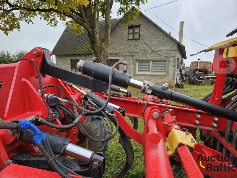 Vaderstad TD300 - Kombajn i sijačica: slika Vaderstad TD300 - Kombajn i sijačica Vaderstad TD300 - Kombajn i sijačica: slika Vaderstad TD300 - Kombajn i sijačica